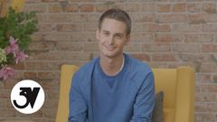 How Snapchat wants to earn money (by establishing vertical videos)
